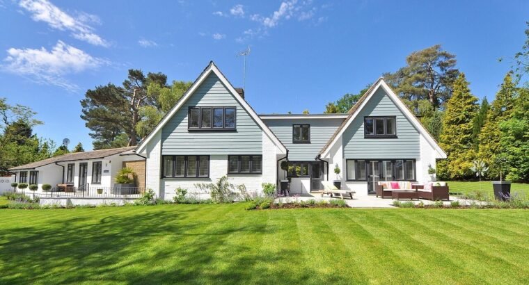 Spacious 4-Bedroom Detached Home with Mo...