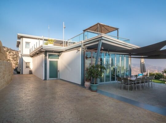 Spacious 4-Bedroom Detached Home with Modern Amenities