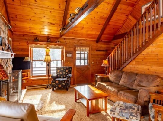 Steep Mountain Cabin Retreat, 3 Bed Scenic Views Fireplace