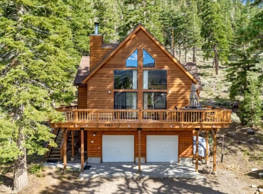 Steep Mountain Cabin Retreat, 3 Bed Scenic Views Fireplace
