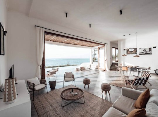 Luxury pluse Beachfront House for Sale, 4 Bed Ocean View Private Pool and Parking